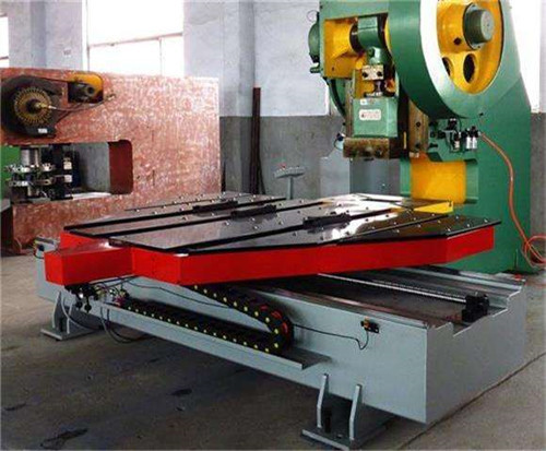 數控送(song)料機的應(yīng)用行業簡(jiǎn)介