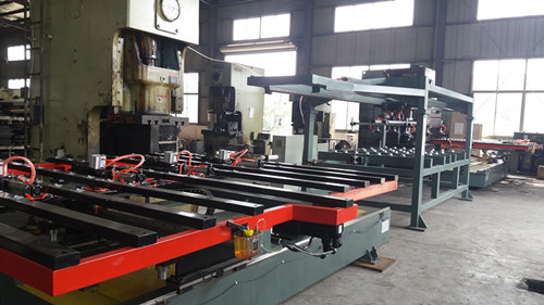 　數控送(sòng)料機怎麽(me)操作