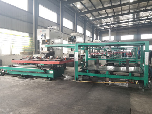 大圓(yuan)片自動落料機是(shi)怎麽工作的