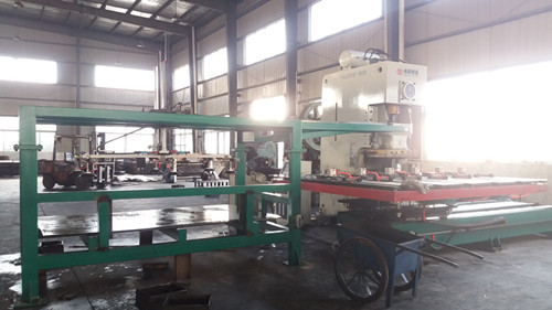 山東鋼背(bei)數控送料機(ji)